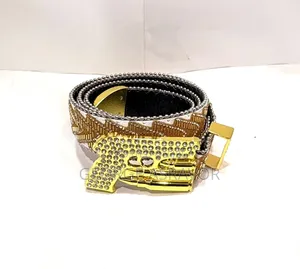 Wears and Looks