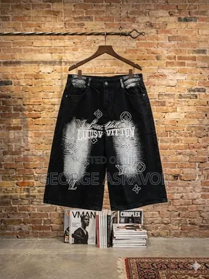 Wears and Looks