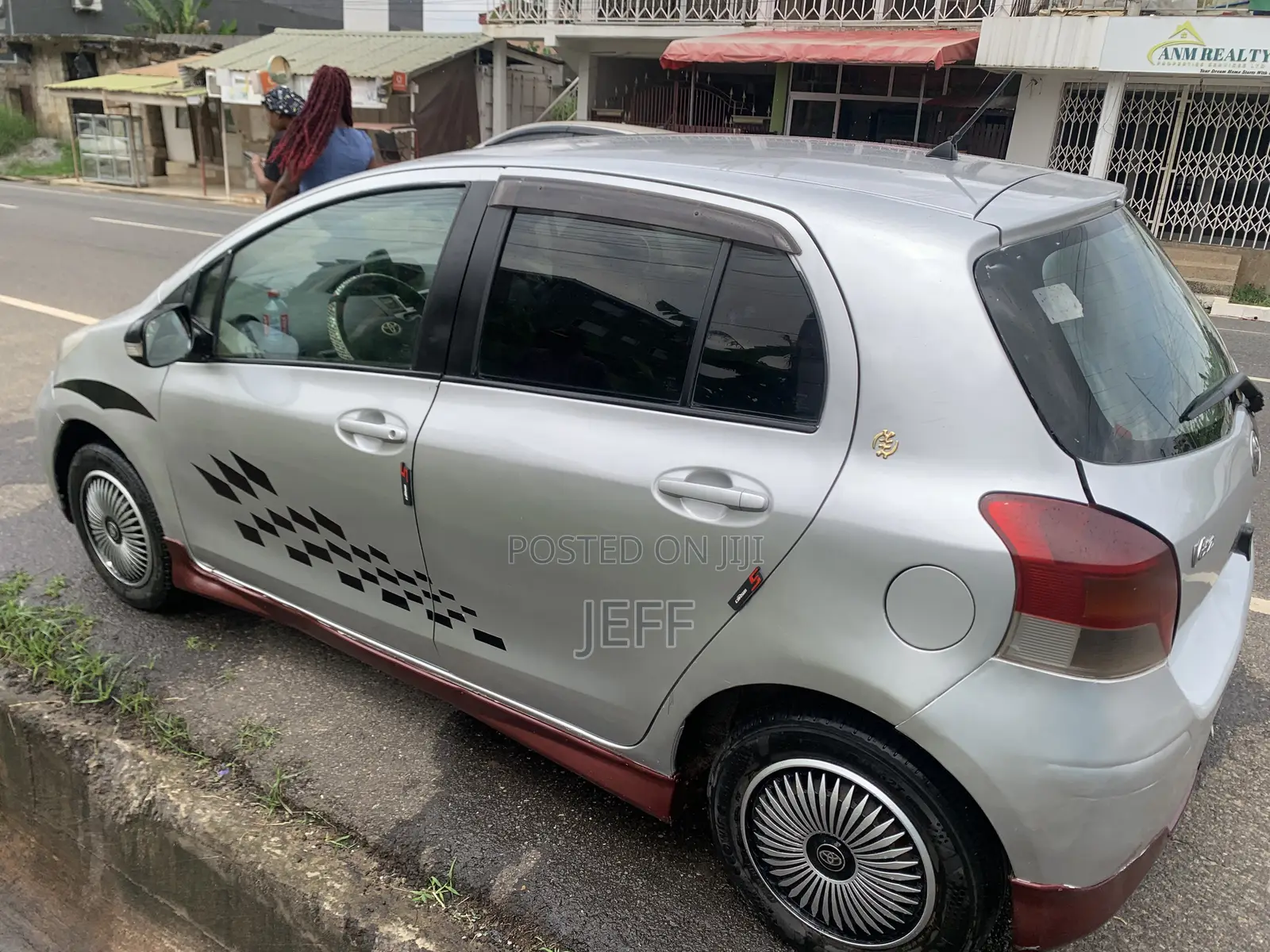 Toyota Vitz 1.3 AWD 3dr 2010 Silver