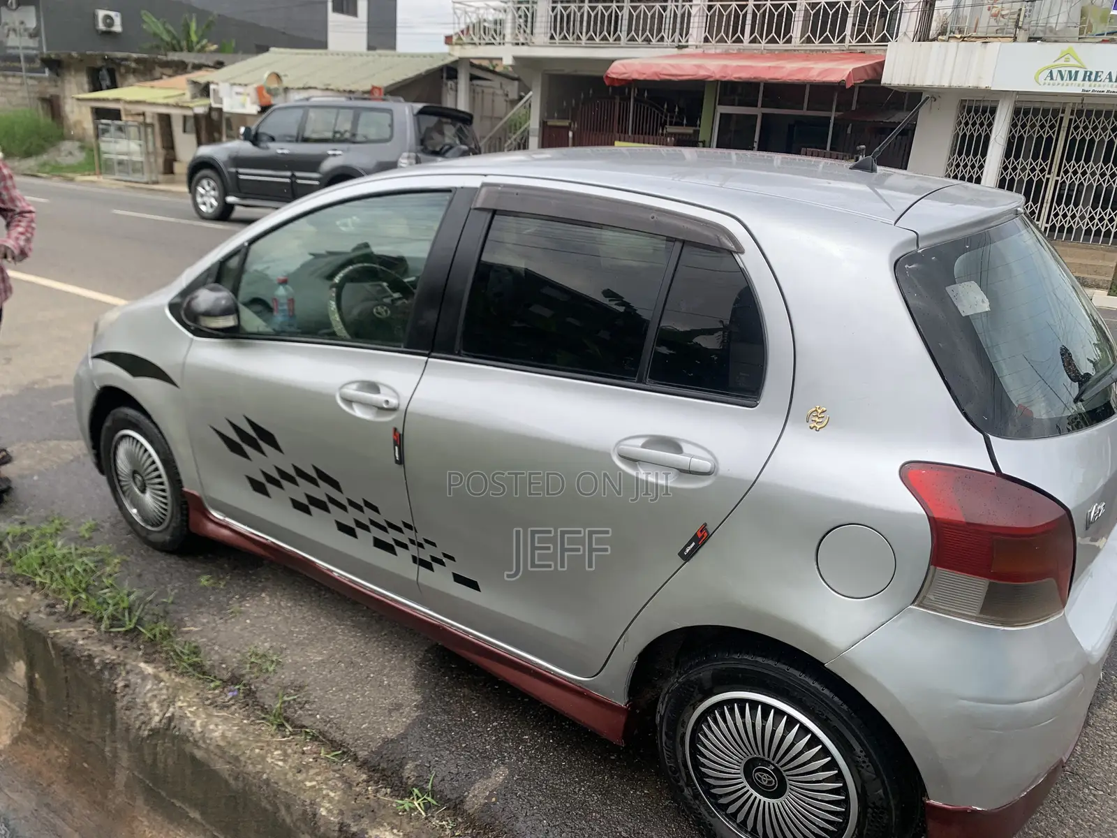 Toyota Vitz 1.3 AWD 3dr 2010 Silver