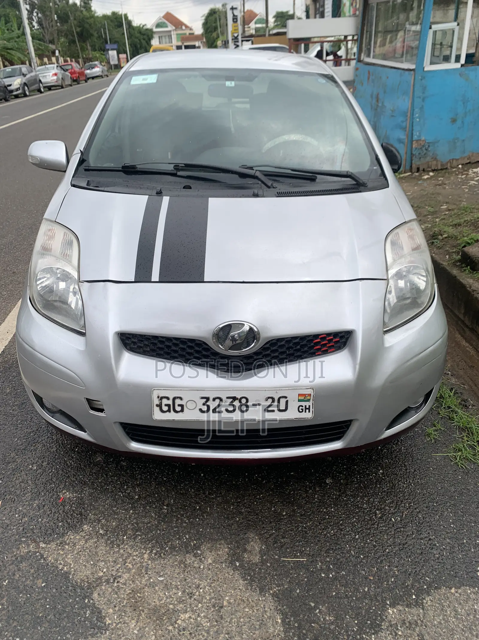 Toyota Vitz 1.3 AWD 3dr 2010 Silver