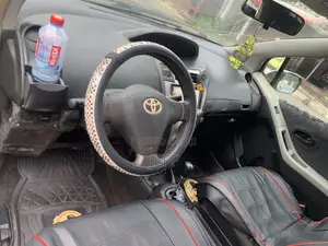 Toyota Vitz 1.3 AWD 3dr 2010 Silver