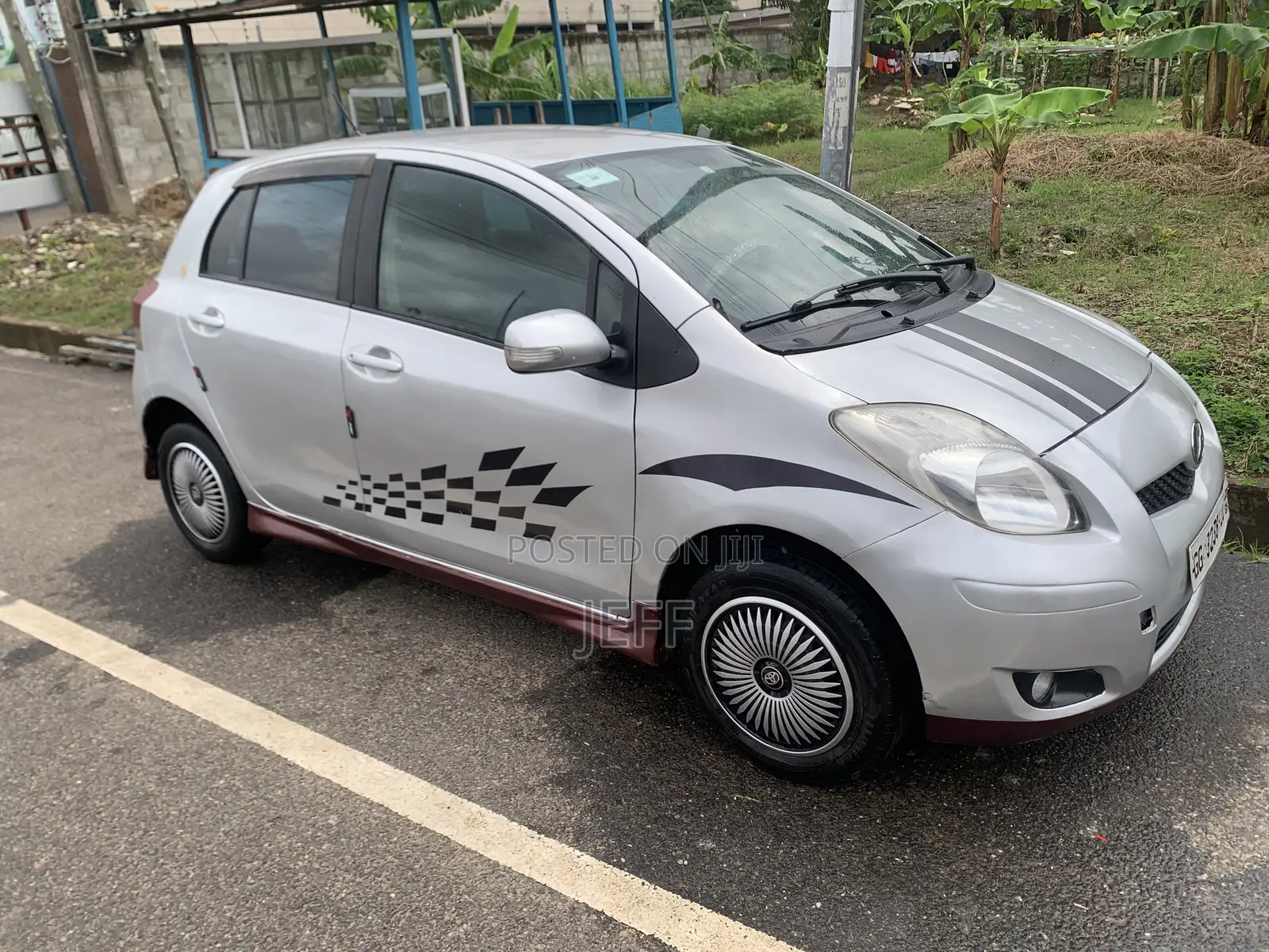 Toyota Vitz 1.3 AWD 3dr 2010 Silver