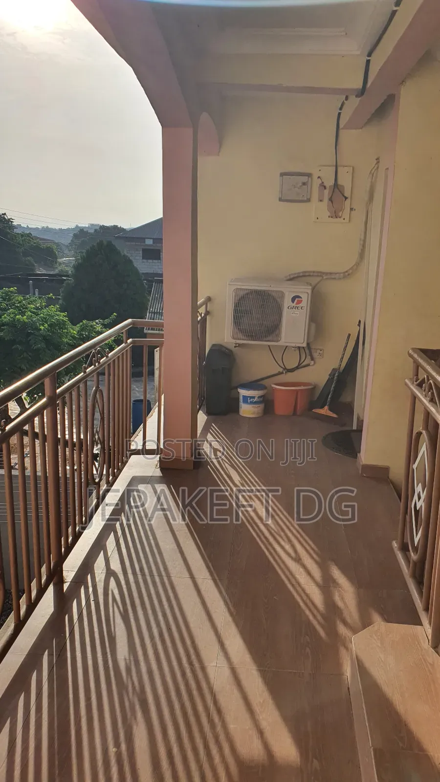 20bdrm House in Sowutwuom for sale