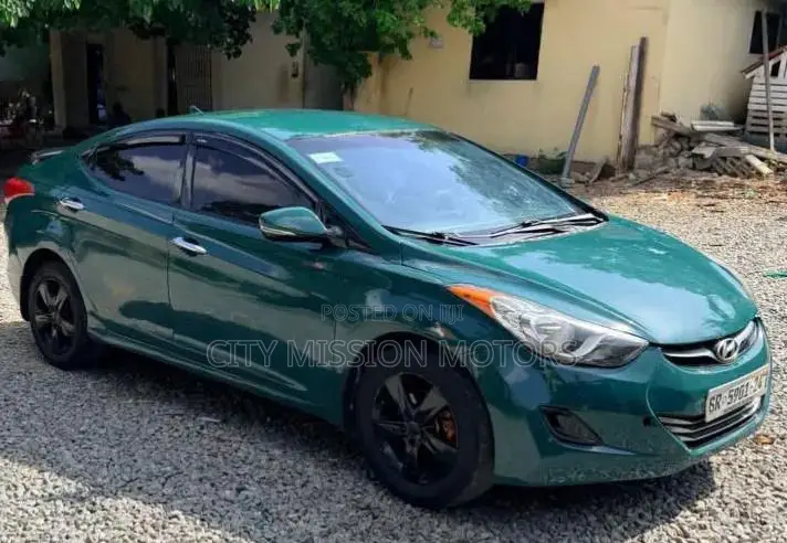 Hyundai Elantra GLS Sedan FWD (1.8L 4cyl 6A) 2013 Green