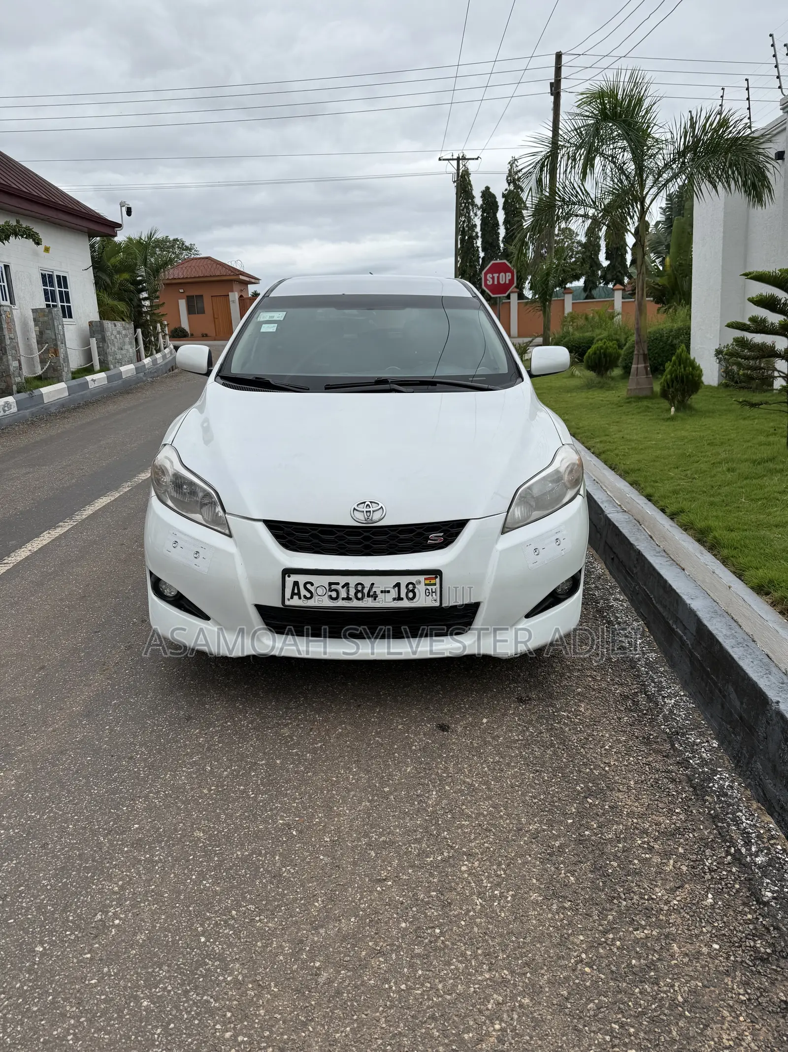Toyota Matrix Hatchback FWD (1.8L 4cyl 5M) 2010 White