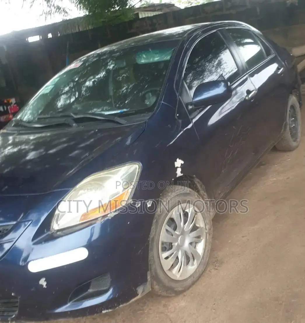 Toyota Yaris 2010 Blue