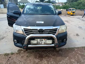 Toyota Hilux 2012 Black