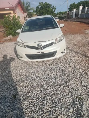 Toyota Vitz 2012 White