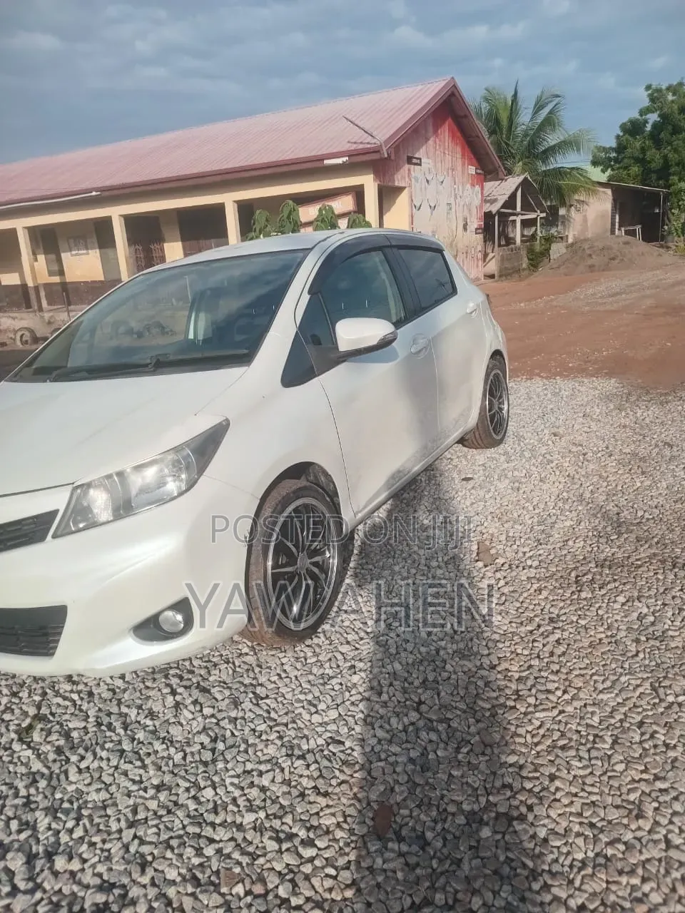 Toyota Vitz 2012 White