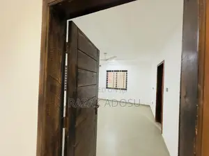6bdrm House in School Junction for sale
