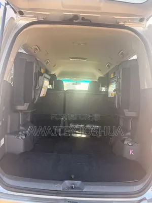 Toyota Voxy 2013 Silver