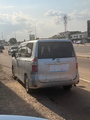 Toyota Voxy 2013 Silver