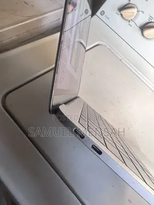 Laptop Apple MacBook Pro 8GB Intel Core i5 SSD 640GB