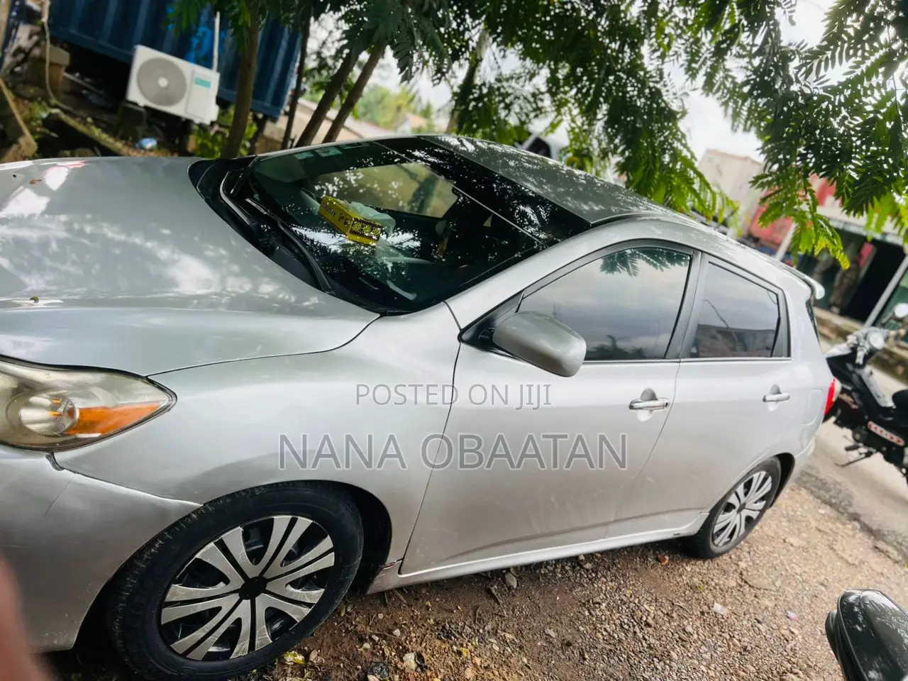 Toyota Matrix Hatchback FWD (1.8L 4cyl 5M) 2010 Silver