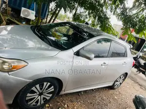 Toyota Matrix Hatchback FWD (1.8L 4cyl 5M) 2010 Silver