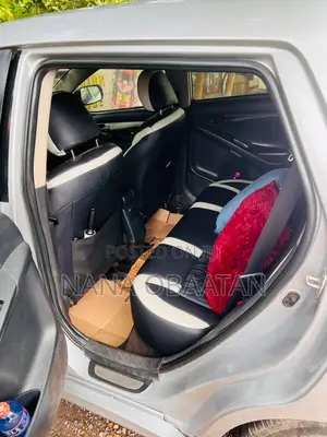 Toyota Matrix Hatchback FWD (1.8L 4cyl 5M) 2010 Silver