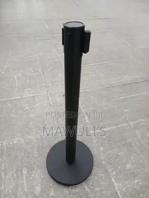 Retractable Bet Stanchion