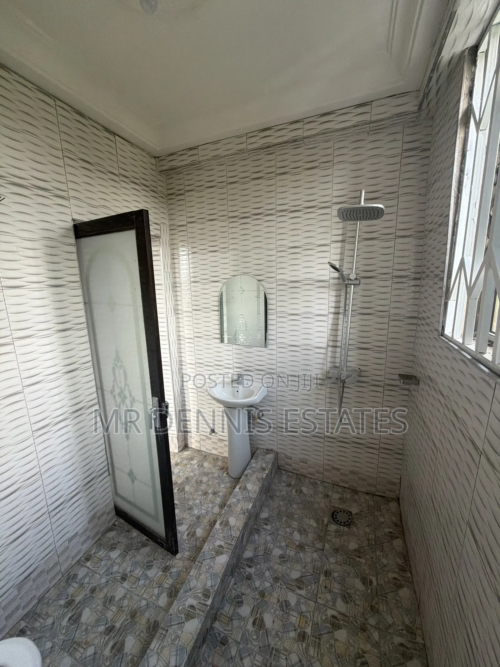 2bdrm Apartment in Westhills Mall for rent