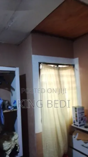 1bdrm House in Kings Properties, Madina for rent