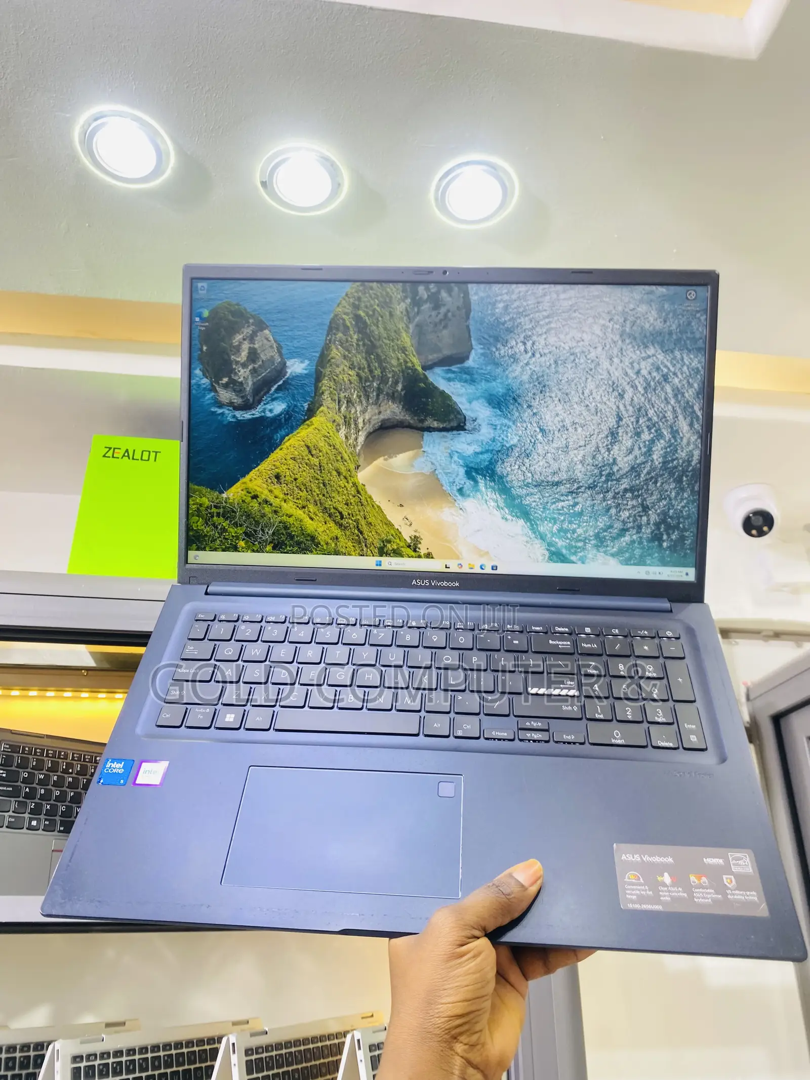 Laptop Asus VivoBook Pro 17 N705UQ 8GB Intel Core 5 SSD 256GB