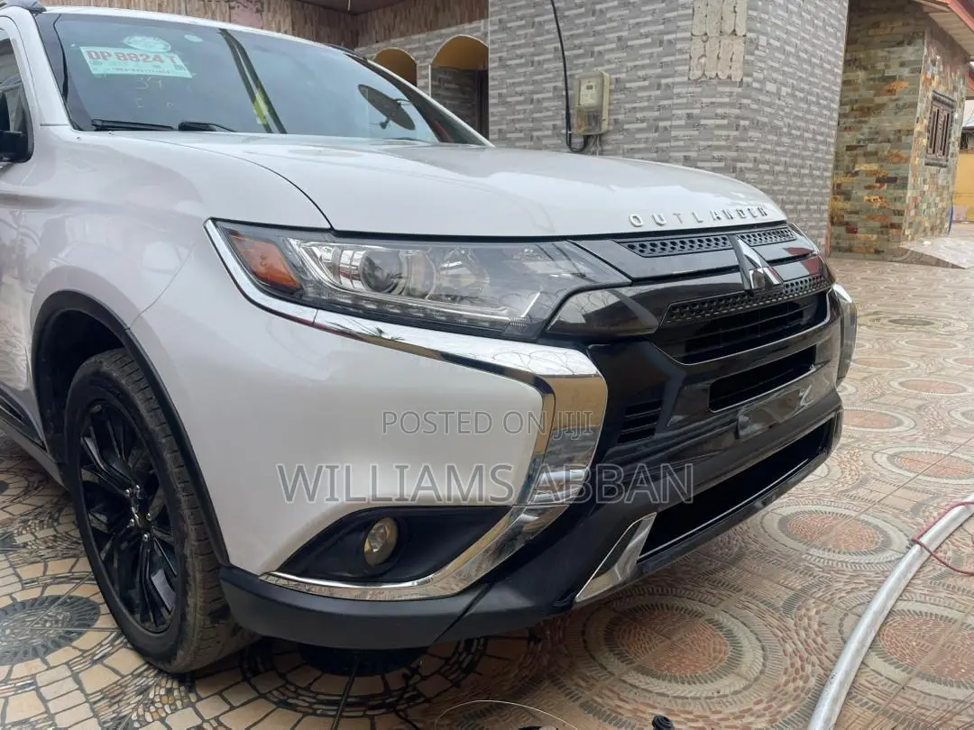 Mitsubishi Outlander SE FWD 2019 White