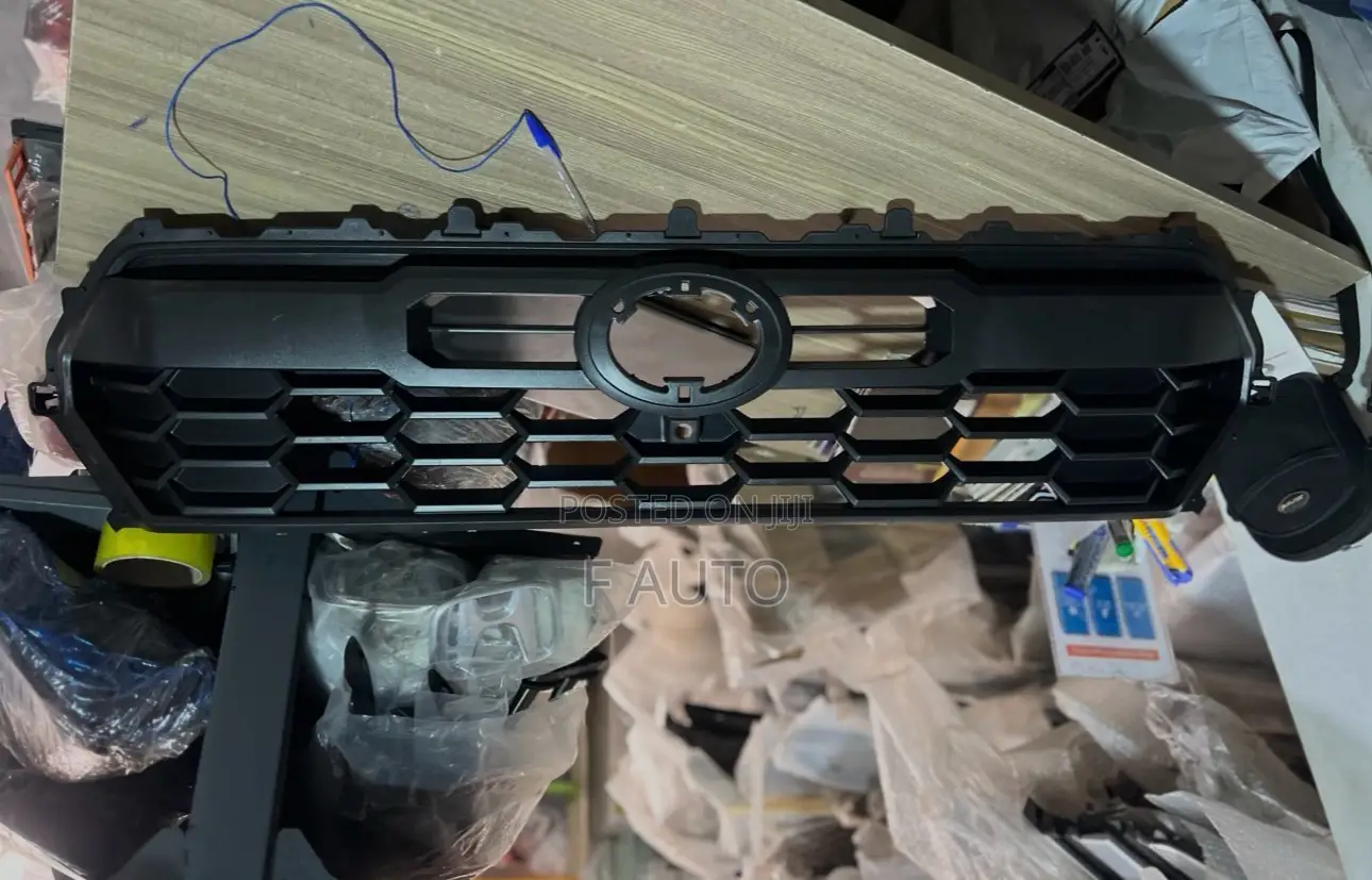 Toyota Tacoma 2022,2023,2024,2025 Front Shells (Grill)