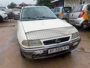 Opel Astra 2002 White