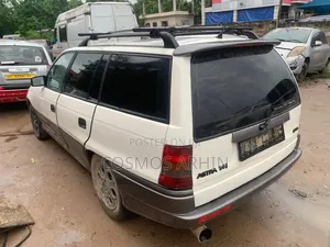 Opel Astra 2002 White