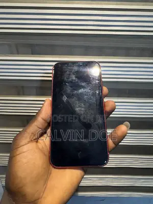 Apple iPhone 11 64 GB Red