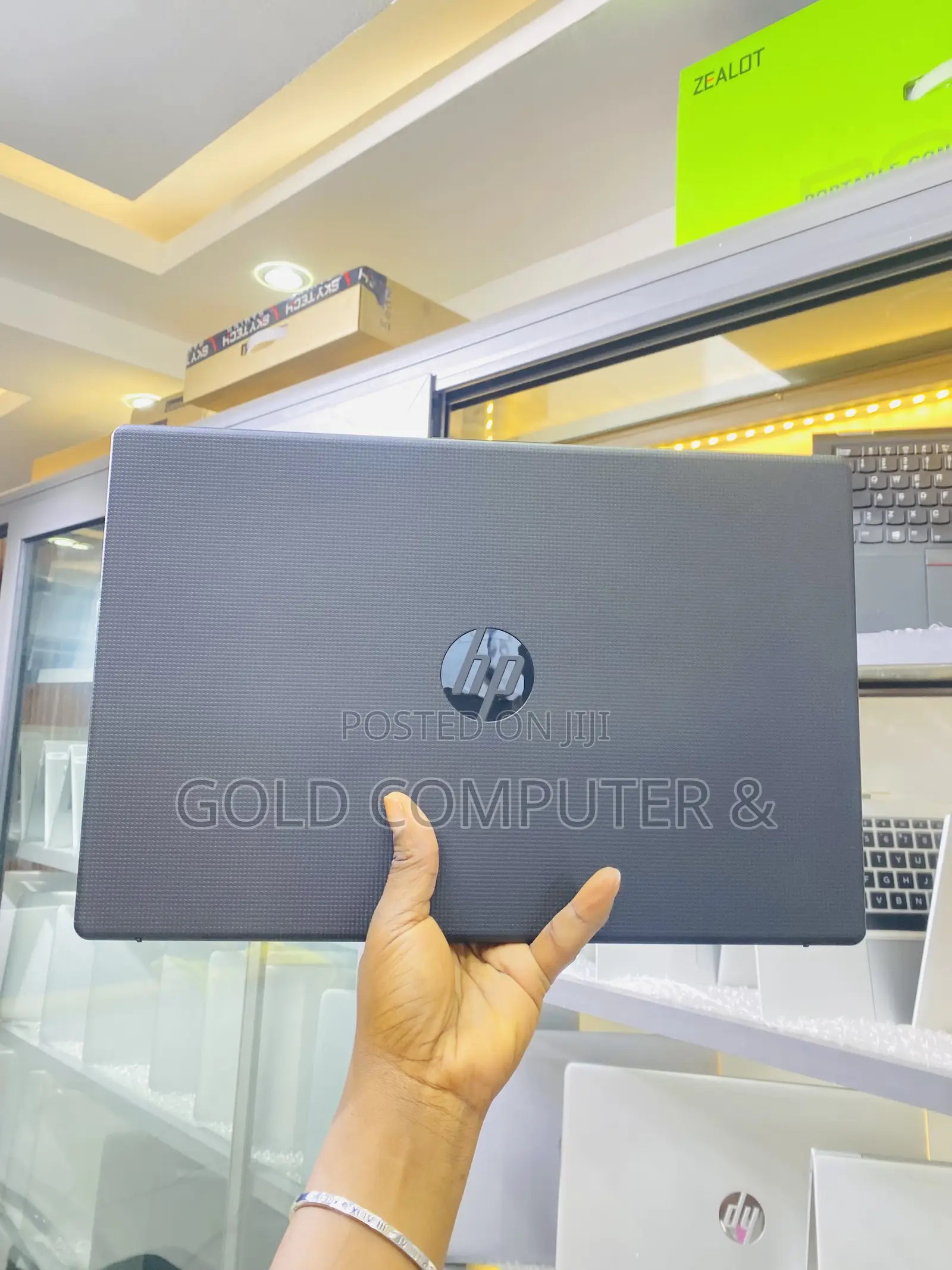 Laptop HP 15-fd0290ns 8GB AMD Ryzen 3 SSD 128GB
