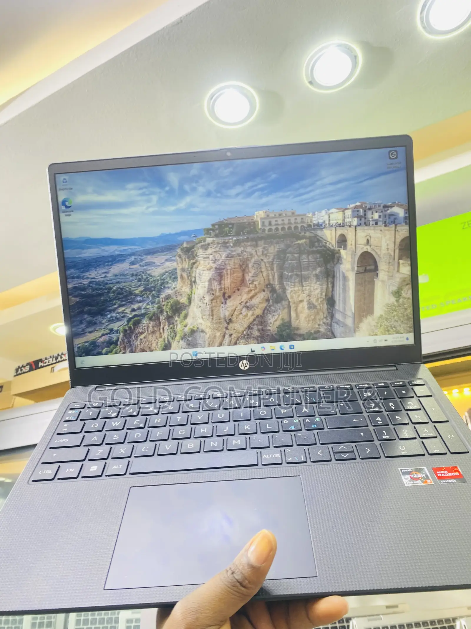 Laptop HP 15-fd0290ns 8GB AMD Ryzen 3 SSD 128GB