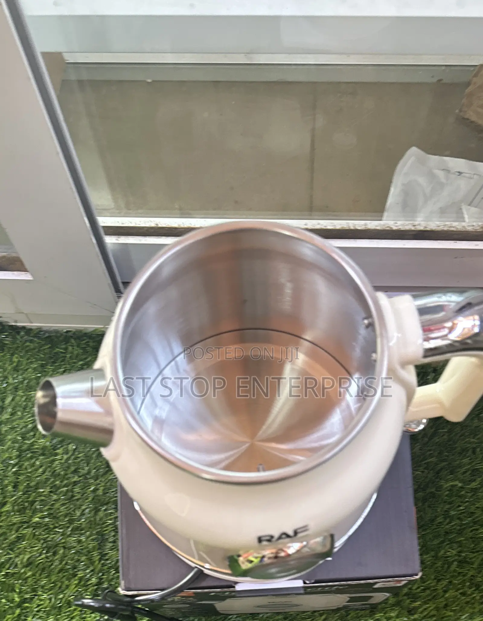 Quality and Classic 1.5 Litres Raf Kettle
