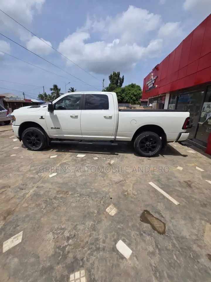 Dodge RAM 2023 White