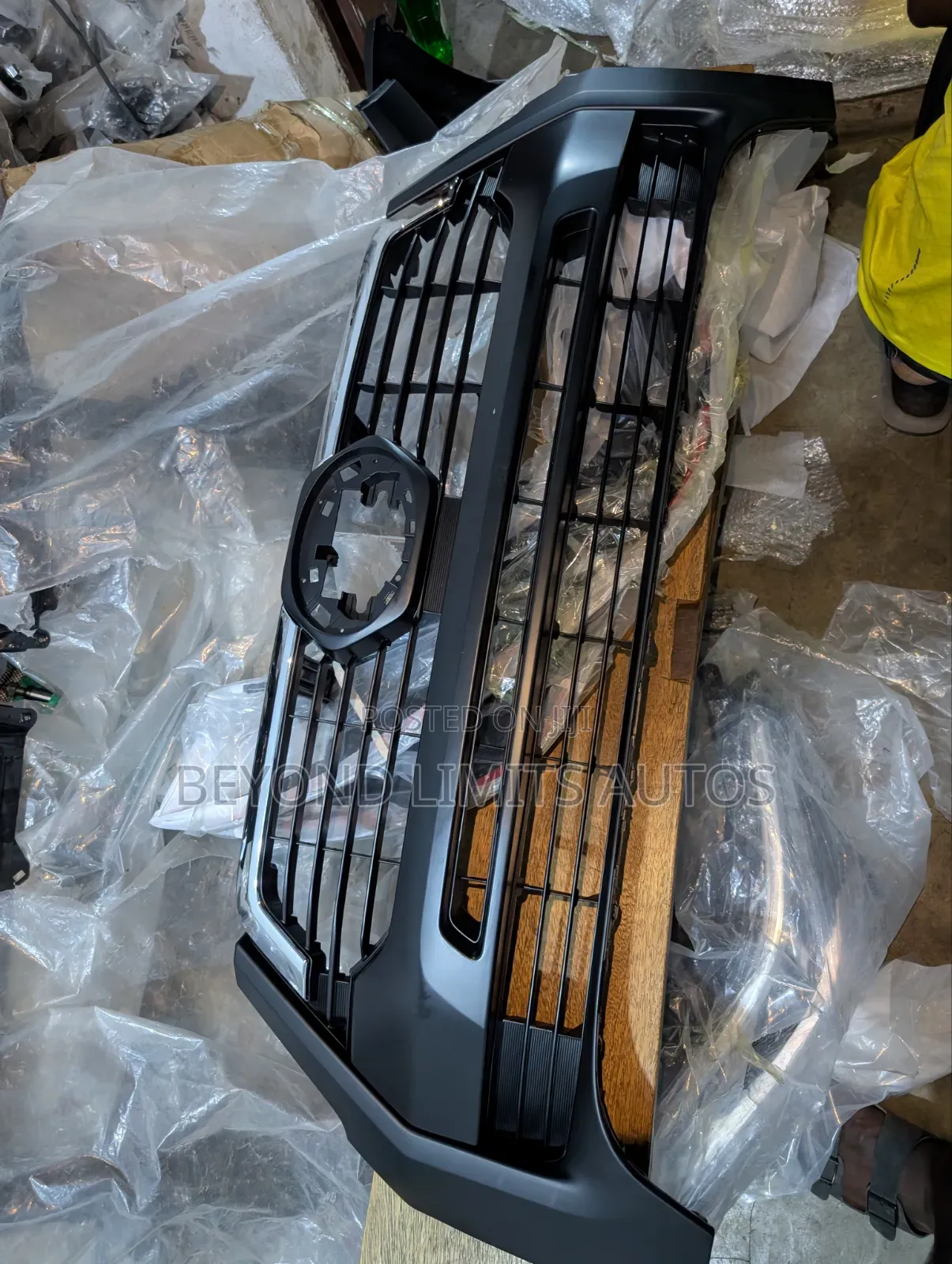 Toyota Hilux 2020,2021,2022,2023,2024 Front Grille / Top Grille