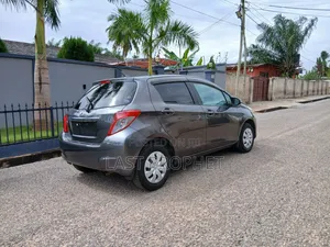 Toyota Vitz 1.3 FWD 5dr 2013 Gray