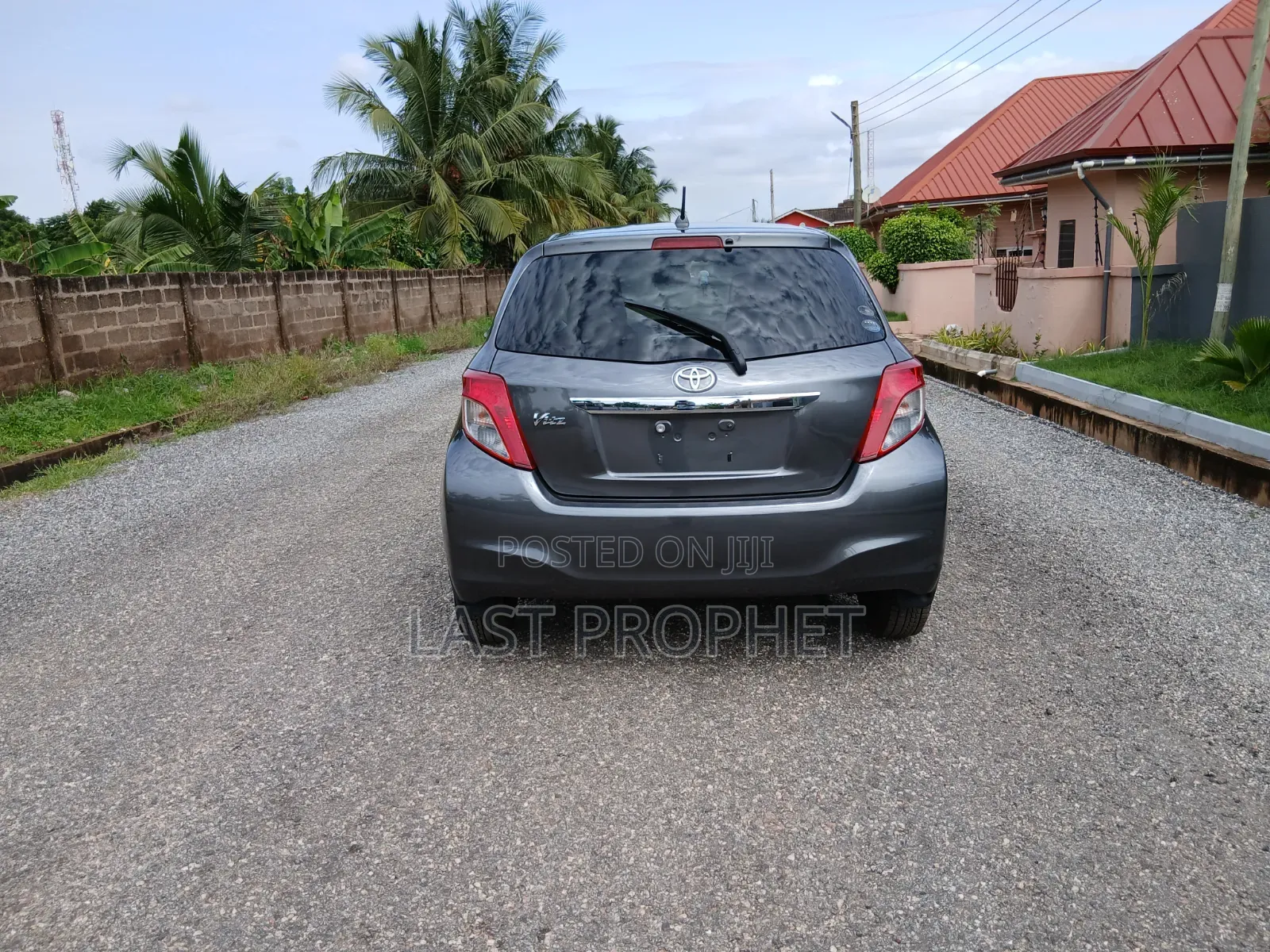 Toyota Vitz 1.3 FWD 5dr 2013 Gray