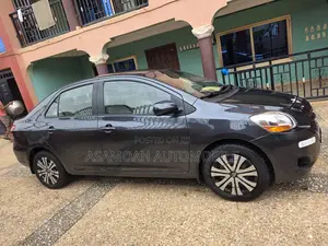 Toyota Yaris 2008 Gray