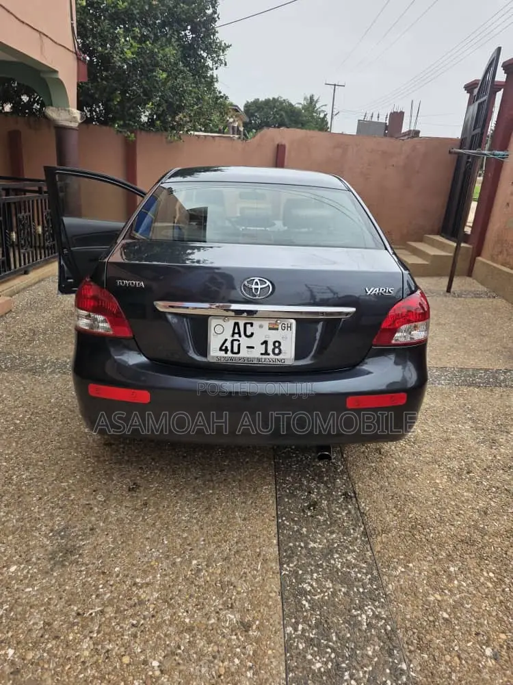 Toyota Yaris 2008 Gray