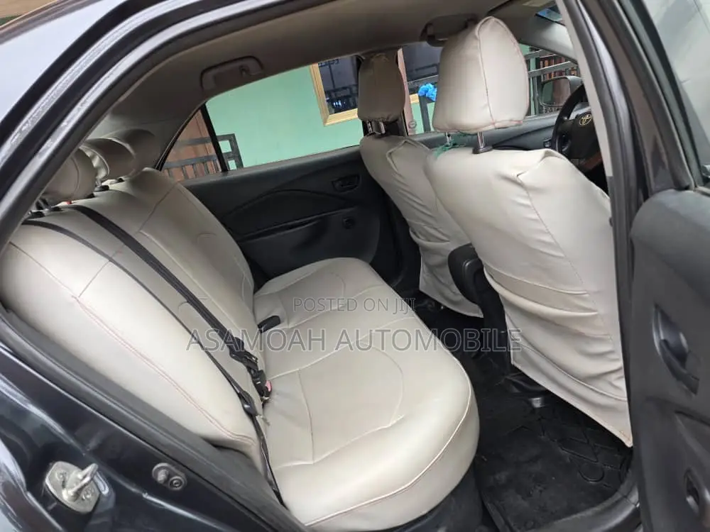 Toyota Yaris 2008 Gray