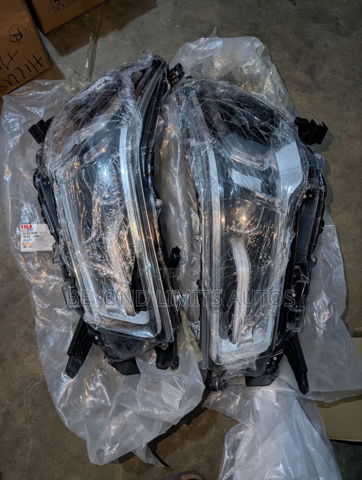 Toyota Hilux 2020,2021,2022,2023,2024 Headlight Pair