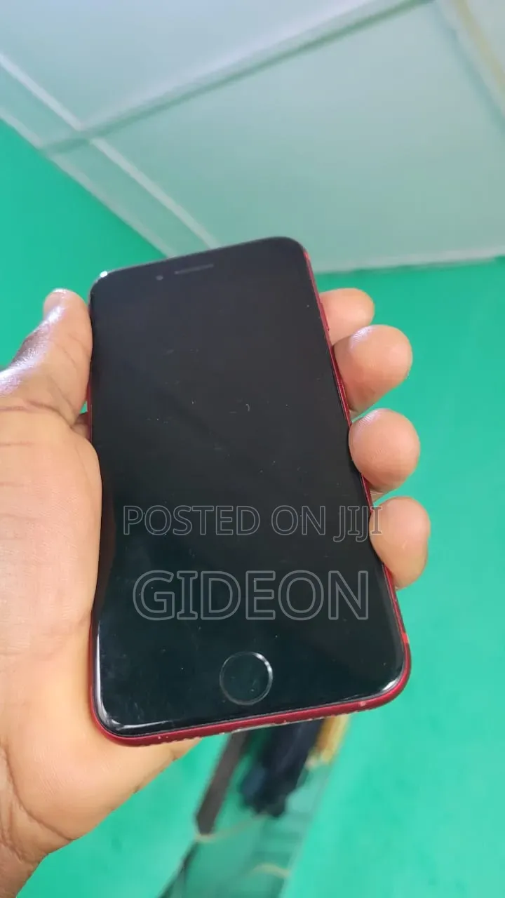 Apple iPhone SE (2022) 128 GB Red