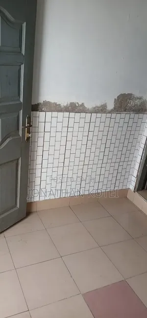 Single Room Self Contained for Rent at Aayalolo 1200 Per Month.