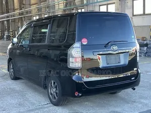 Toyota Voxy 2012 Black