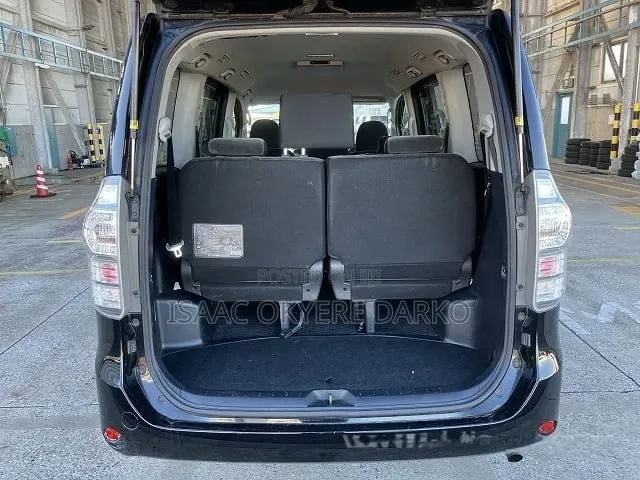 Toyota Voxy 2012 Black