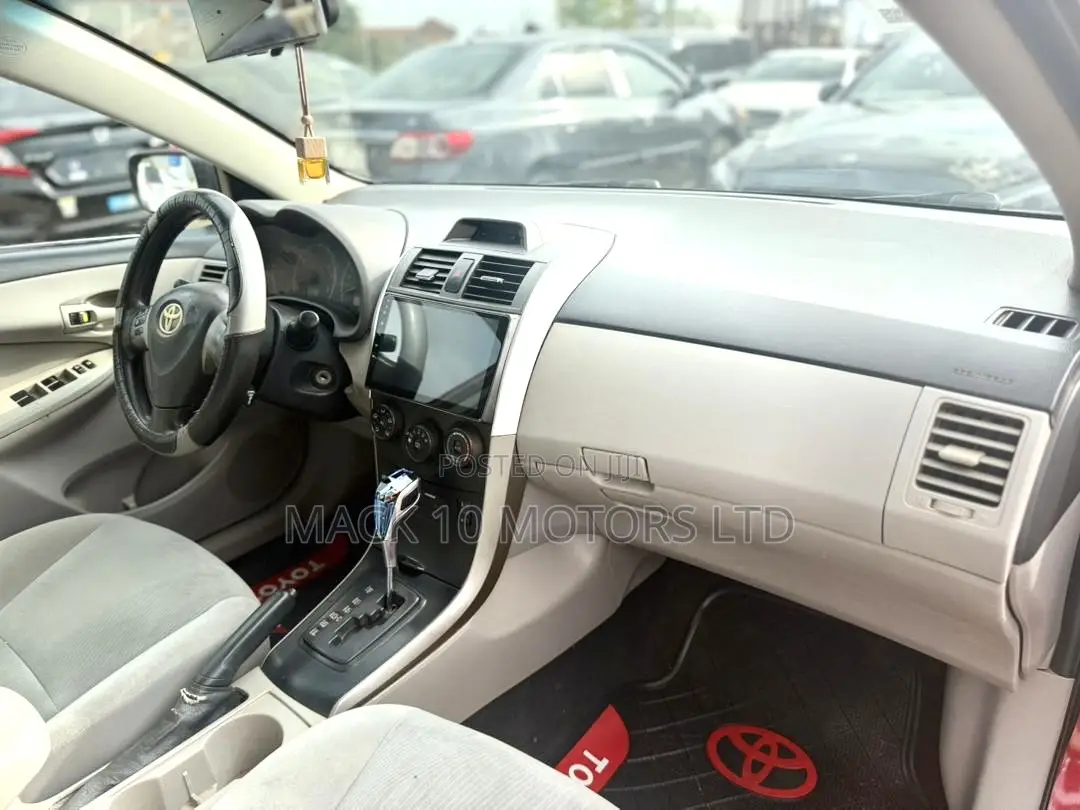Toyota Corolla LE 4dr Sedan (1.8L 4cyl 4A) 2013 Red