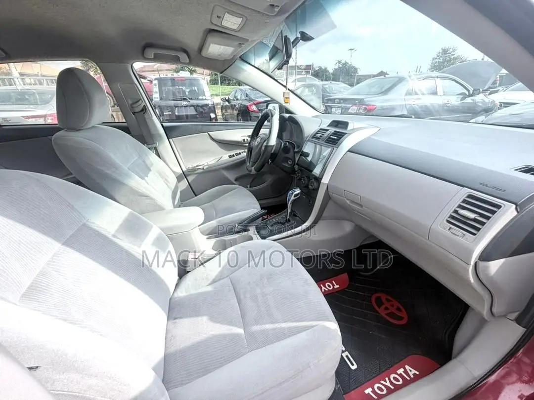 Toyota Corolla LE 4dr Sedan (1.8L 4cyl 4A) 2013 Red