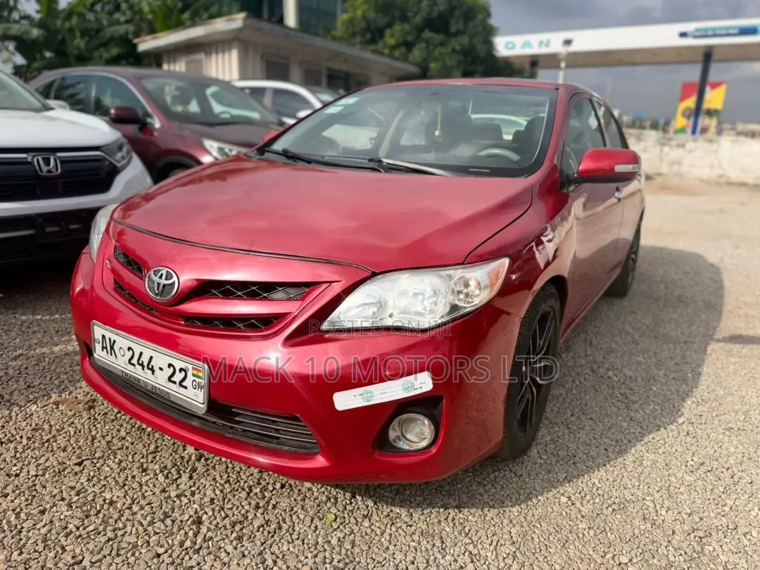Toyota Corolla LE 4dr Sedan (1.8L 4cyl 4A) 2013 Red