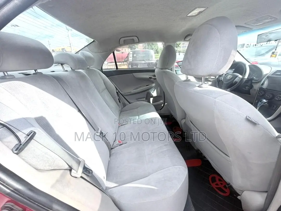 Toyota Corolla LE 4dr Sedan (1.8L 4cyl 4A) 2013 Red