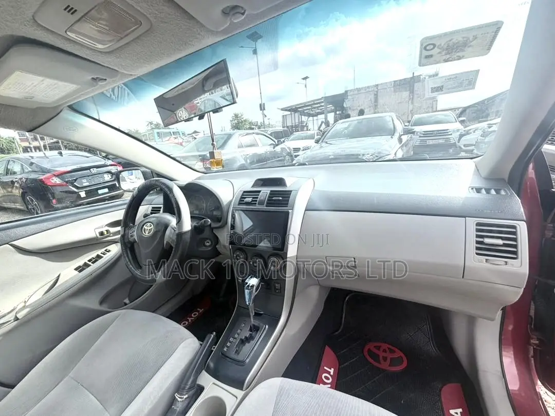 Toyota Corolla LE 4dr Sedan (1.8L 4cyl 4A) 2013 Red